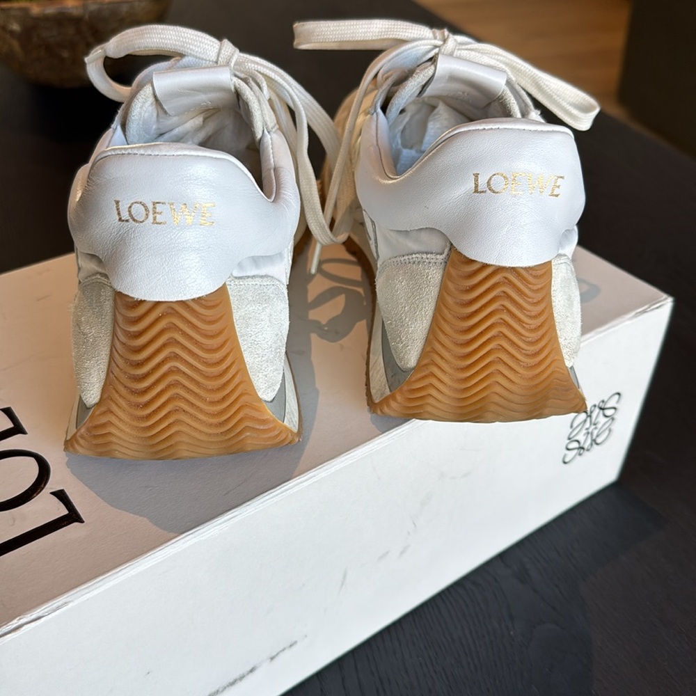 Loewe Flow Runner Used White - Picture 3 of 7
